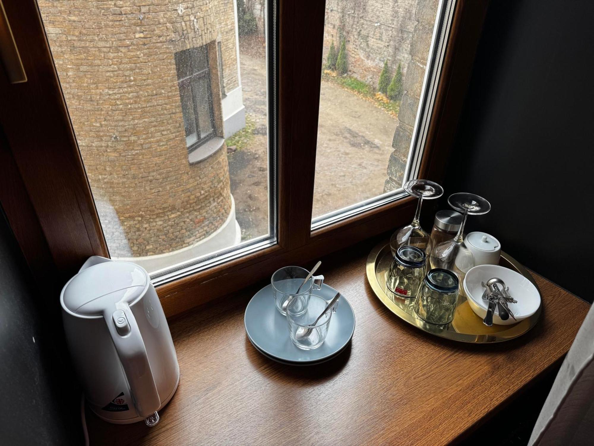ApartHotel Riga Exterior foto A tea tray in a hotel room